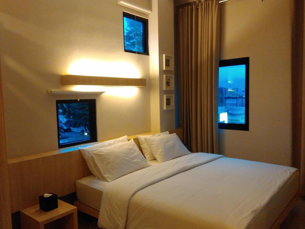 Arjuna Hotel Batu City Екстер'єр фото